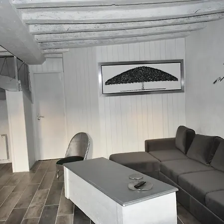 Le Logis De La Charnie Confort Pour 14 Personnes A Chemiré-en-Charnie