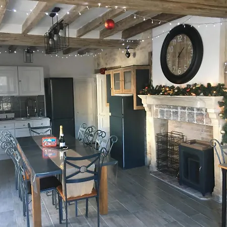 Le Logis De La Charnie Confort Pour 14 Personnes A * Chemiré-en-Charnie