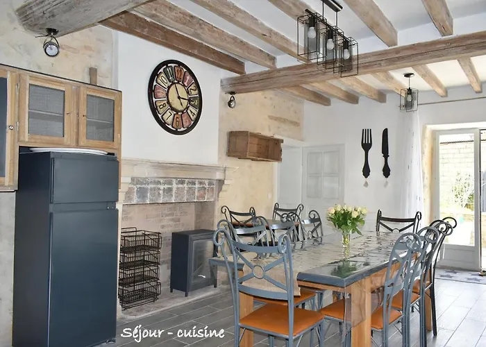 بيت للعطل Le Logis De La Charnie Confort Pour 14 Personnes A *