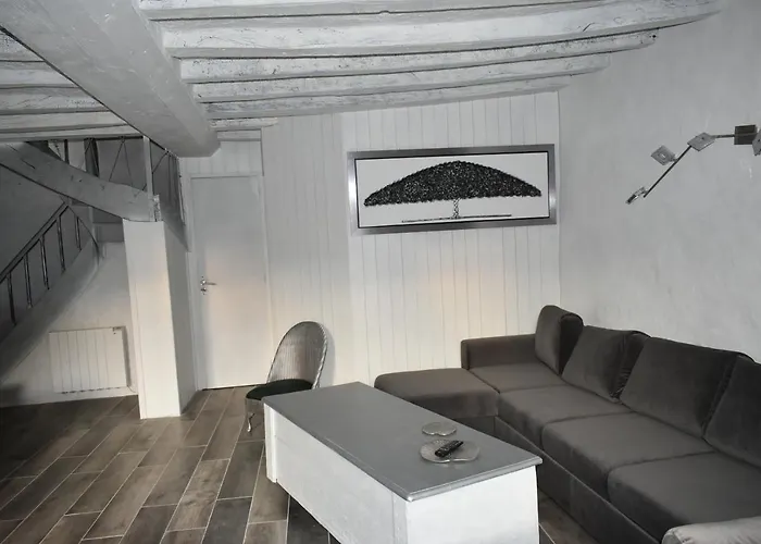 Le Logis De La Charnie Confort Pour 14 Personnes A Chemiré-en-Charnie