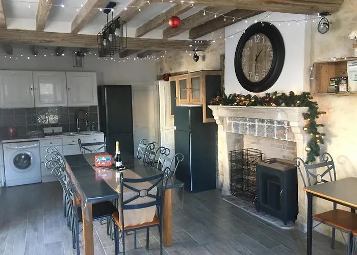 Le Logis De La Charnie Confort Pour 14 Personnes A * Chemiré-en-Charnie